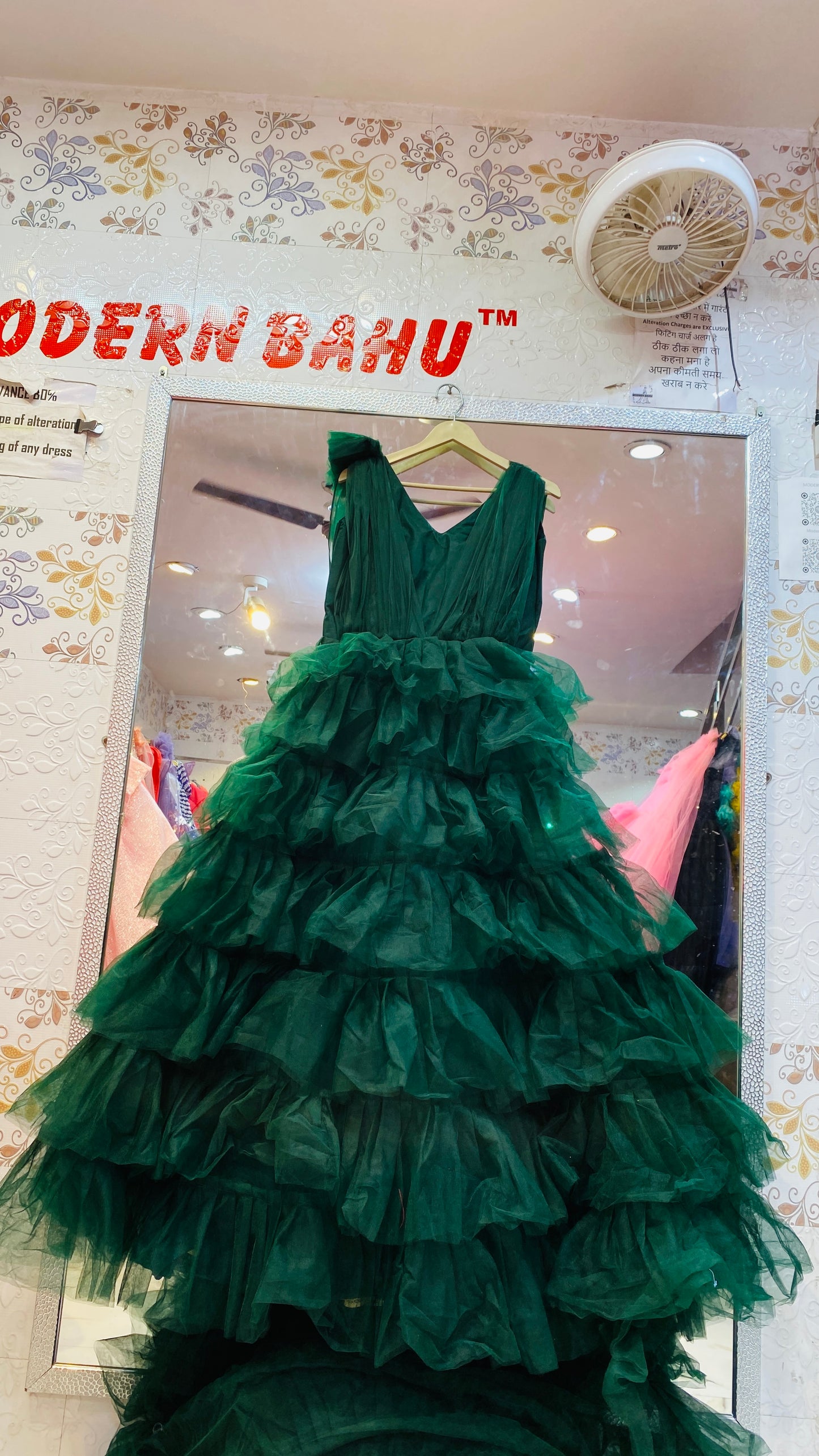 Green Pre-Wedding Tail Gown